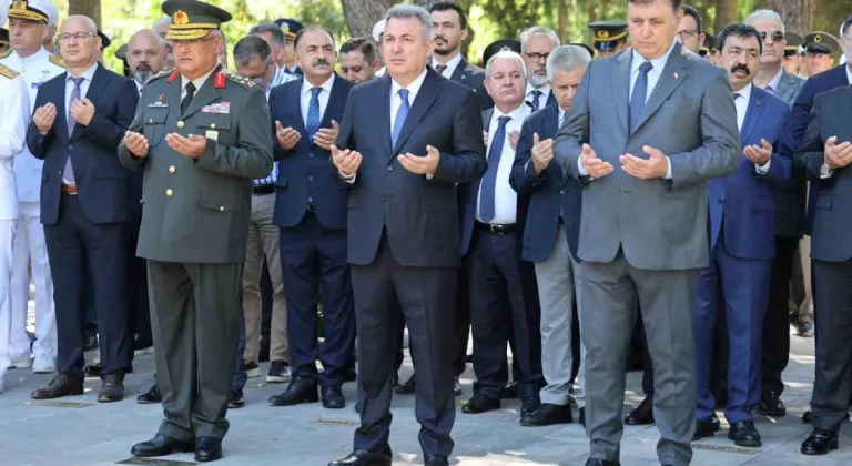 15 Temmuz şehitleri İzmir’de dualarla anıldı