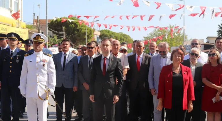 30 AĞUSTOS KARABURUN'DA RESMİ TÖRENLE KUTLANDI