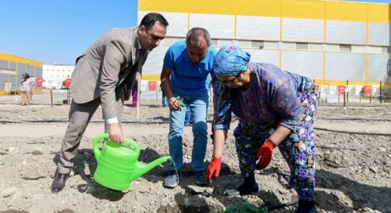 BORNOVA'DA İLK KENT BOSTANI AÇILDI