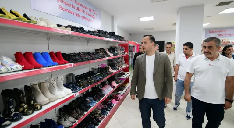 BORNOVA'DA İLK KENT MARKET KAPILARINI AÇTI