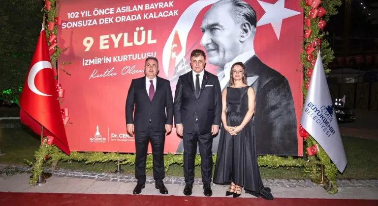 BÜYÜKŞEHİR BELEDİYESİ 9 EYLÜL RESEPSİYONU DÜZENLEDİ