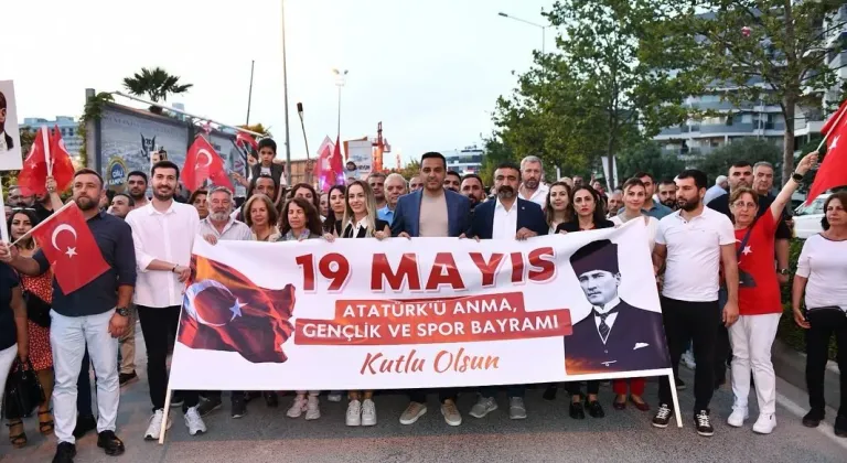 ÇİĞLİ'DE 19 MAYIS RENKLİ GÖRÜNTÜLERE SAHNE OLDU