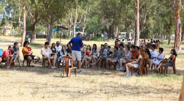 Genç ve usta tiyatrocular Selçuk’ta buluştu