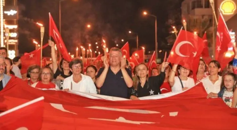 GÜZELBAHÇE'DE COŞKULU FENER ALAYI