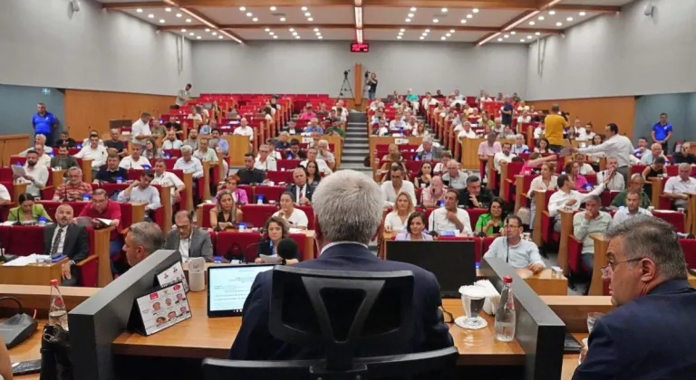 İzmir Büyükşehir Belediye Meclisi'nden Başkan Tugay'a önemli yetki