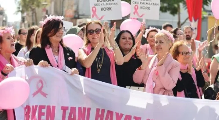 KONAK'TA PEMBE YÜRÜYÜŞ GERÇEKLEŞTİ