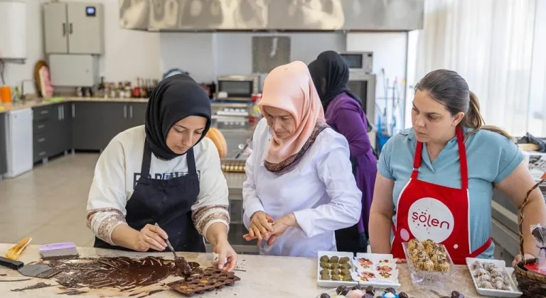 Konak’ın En Tatlı Kursu Mutluluk ve İstihdam Üretiyor