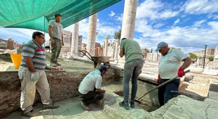 Selçuk'ta 1800 yıllık Romalı gladyatör lahiti bulundu